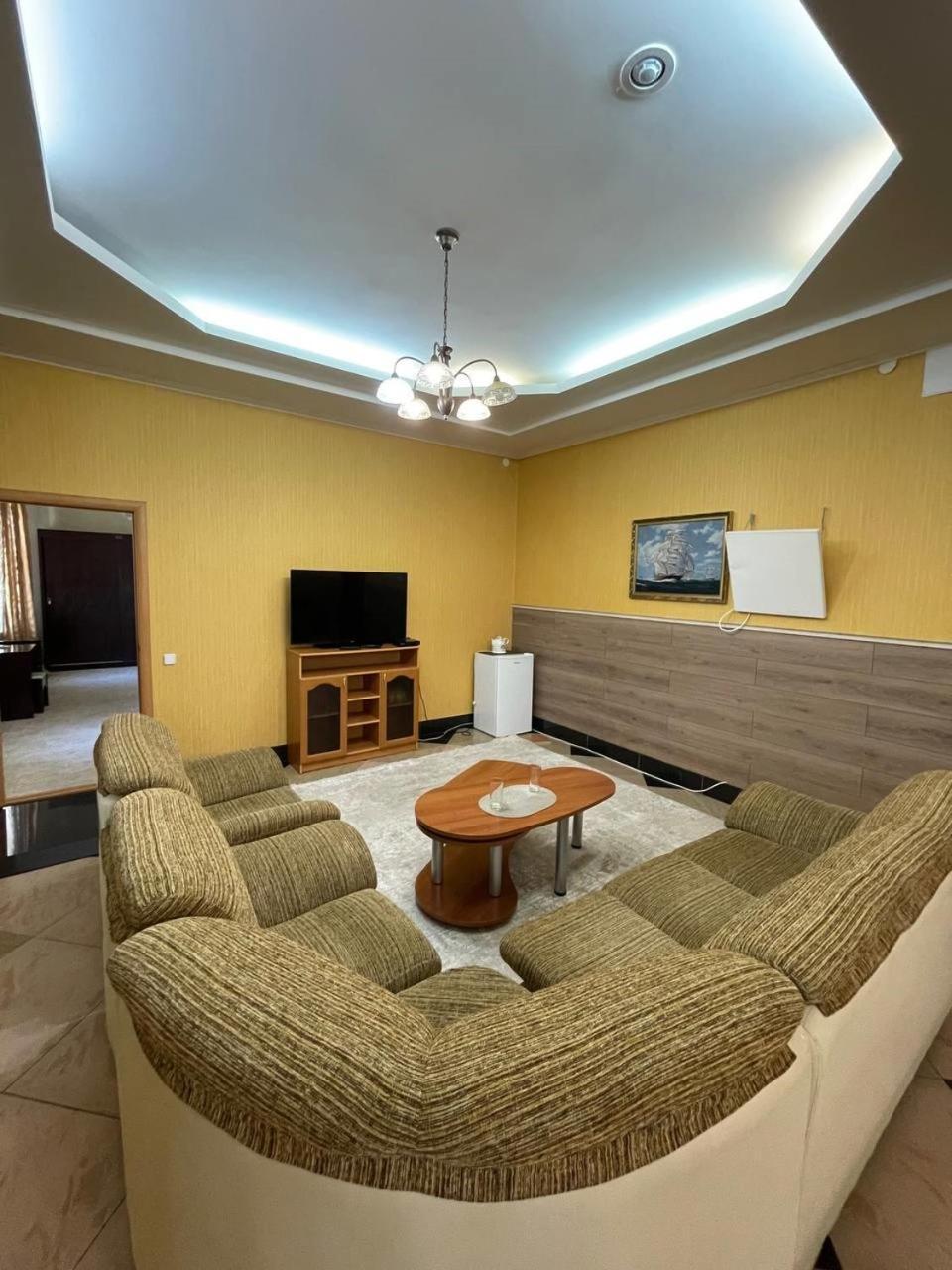 Shanyrak Hotel Temirtau Exterior photo